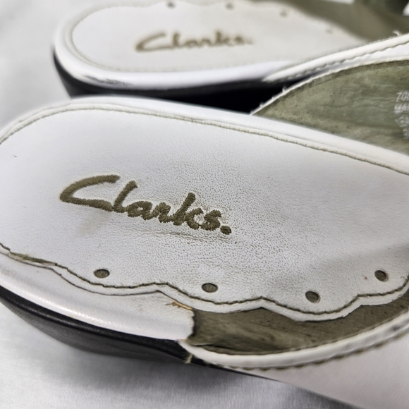 Clarks Sandal Leather White Wedge Heel Floral Design on 2 Straps Womens 9 M - Picture 6 of 8